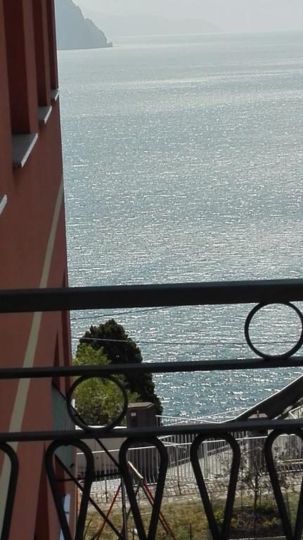 Rocca sul Lago Castro  Esterno foto